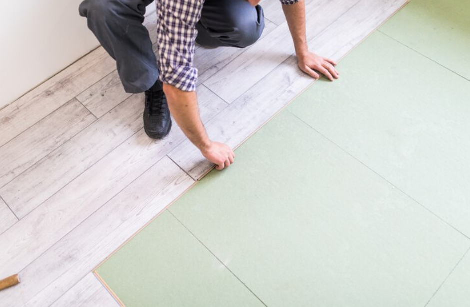 Wie Bodenbelagsarbeiten Ihr Zuhause verwandeln können